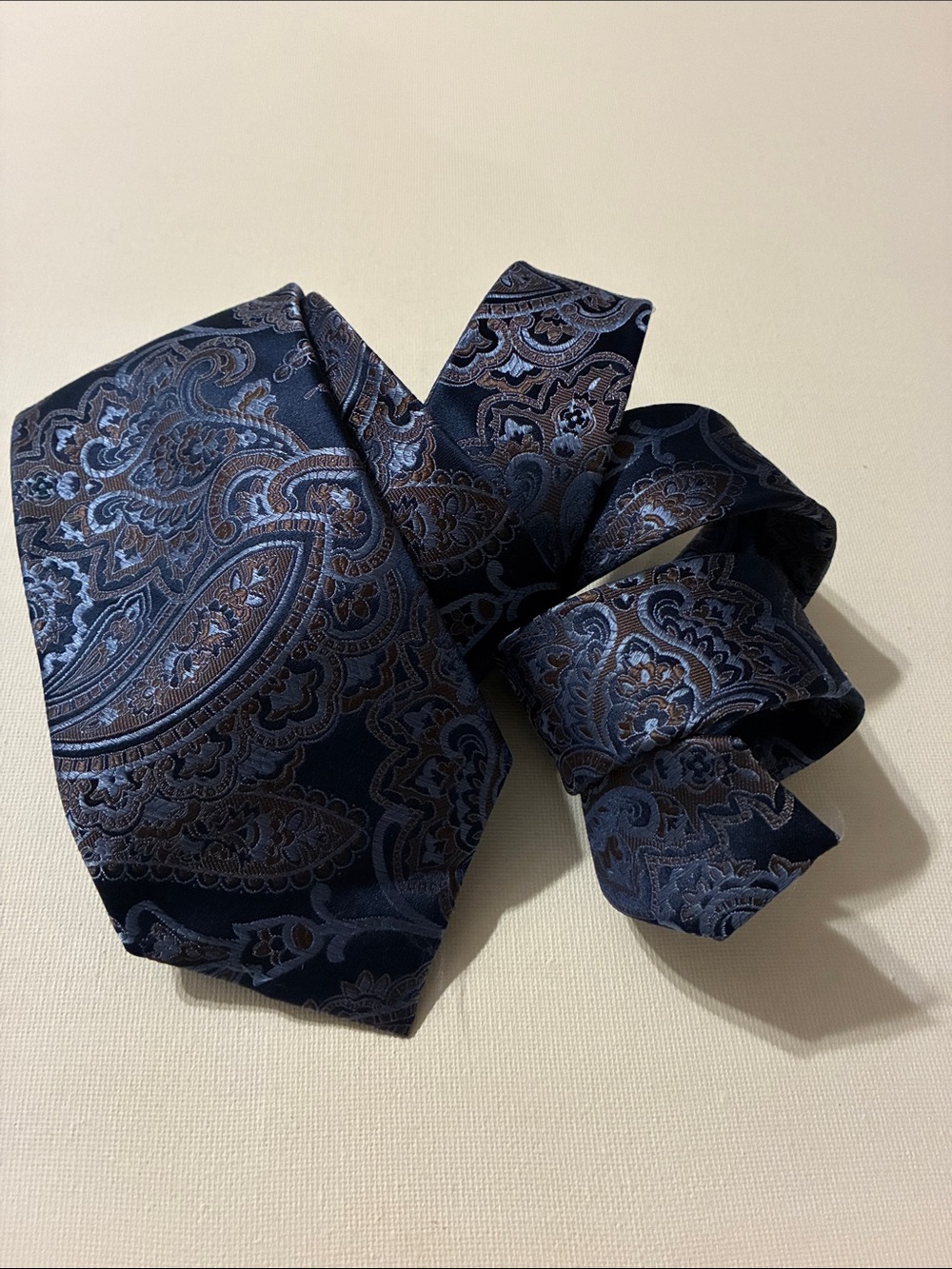 Izod Navy Blue Paisley Silk Tie with Brown Accents 100% Silk